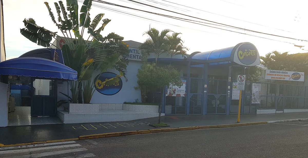 Turma em um registro histórico da Escola Criarte